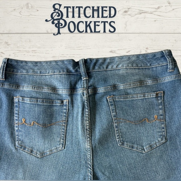 **Gently Worn Women's Blue Jeans** - Picture 2 of 2